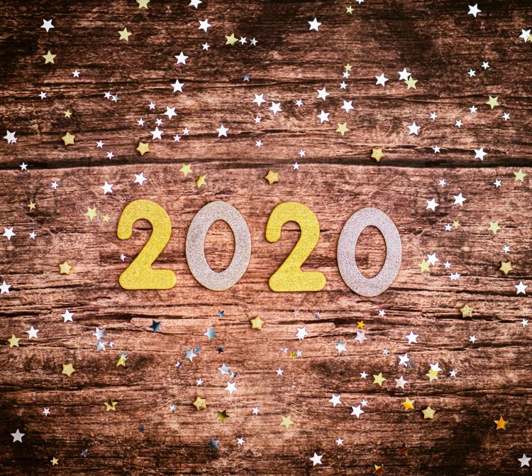 2020 with sparkles surrounding