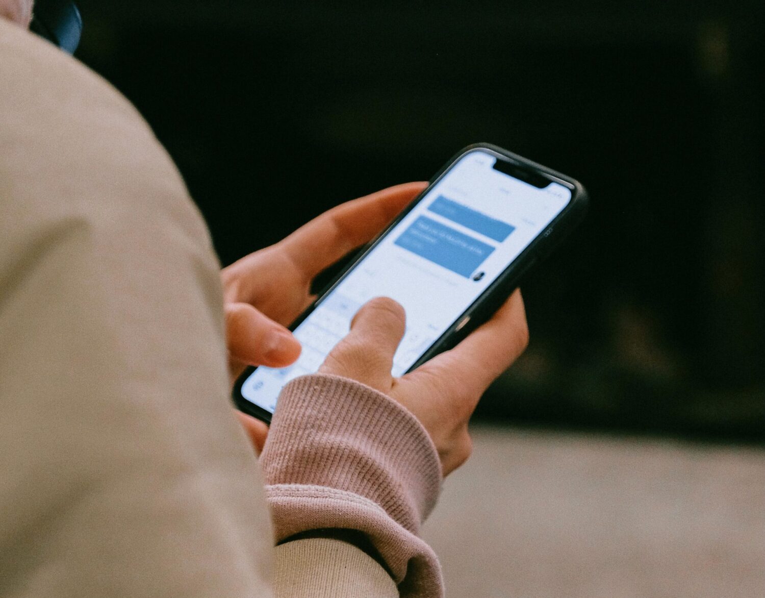 Person hold phone in hand